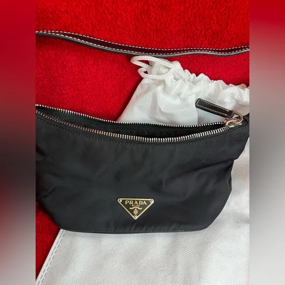 Vintage Prada Black Shoulder Bag Modern Minimalist Design - Picture 4 of 12